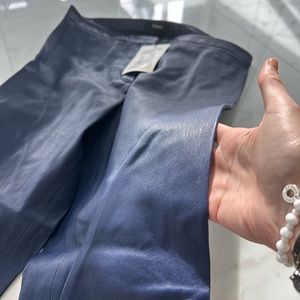 NWT - THEORY SIZE 4 BLUE LEATHER PANTS